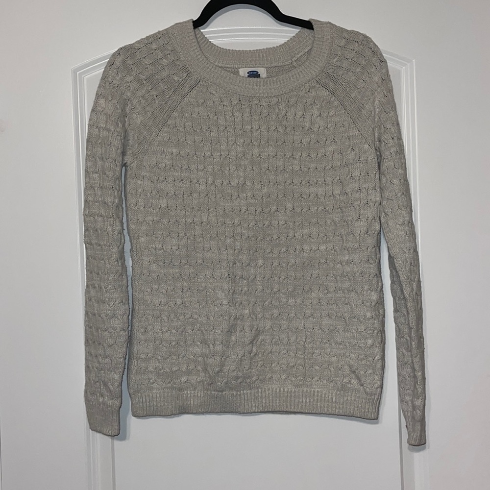 Women's light gray cable knit old navy sweater
